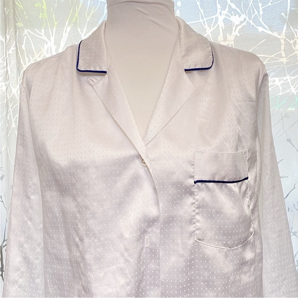 Vintage Christian Dior white satin collared long sleeve button up pajama PJ top - Picture 4 of 13